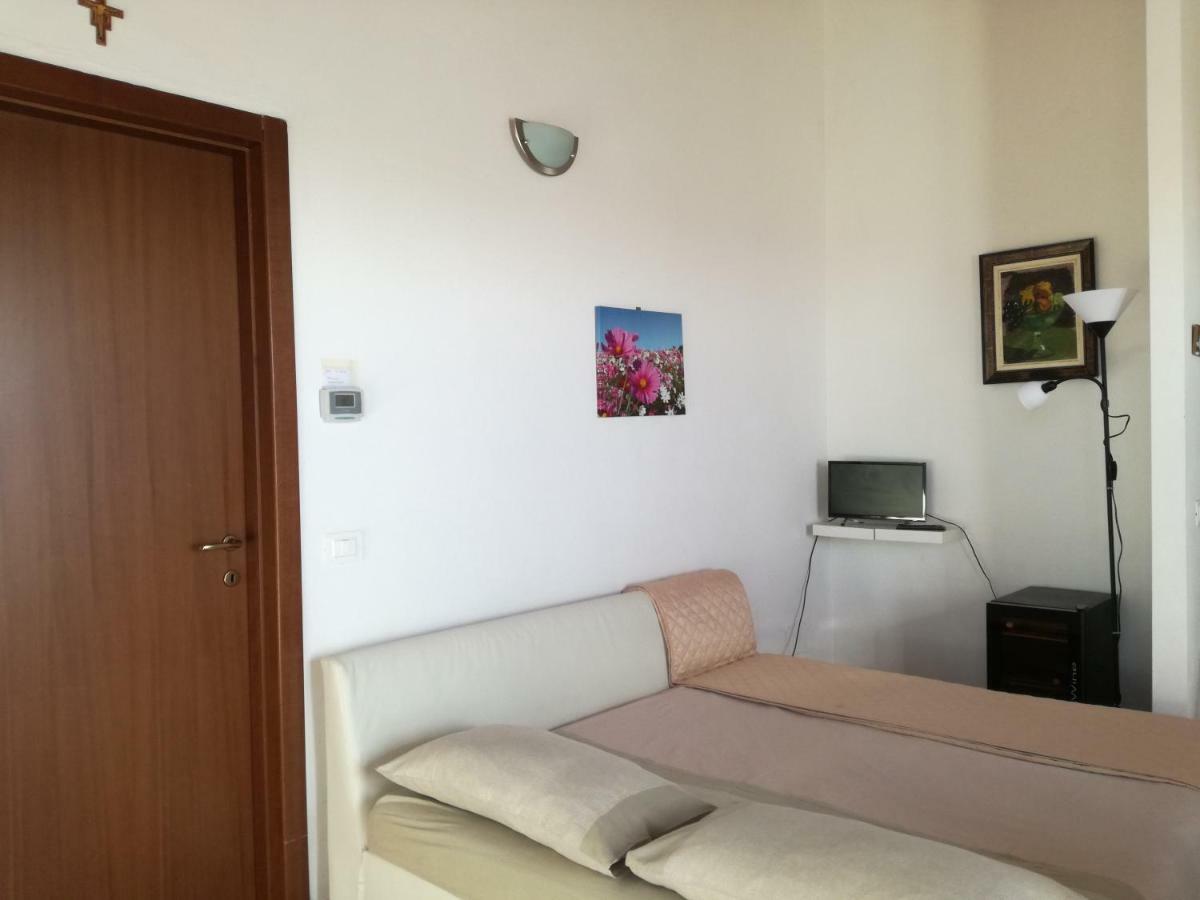Finestra Della Val D'Orcia Apartamento Contignano Exterior foto